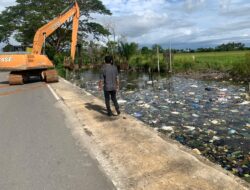 Jelang Gelaran PON XXI, DLH Aceh Besar Tangani Saluran Blang Bintang 