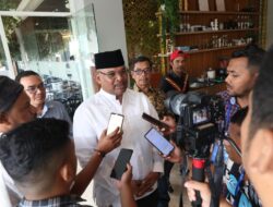 Pj Gubernur Safrizal Sampaikan Paparan di Uji Kompetensi Wartawan di Banda Aceh