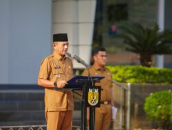 Ade Surya Pimpin Apel Gabungan Oktober di Balai Kota