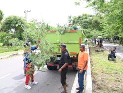 Pj Bupati Aceh Besar Pimpin Aksi Satu Jam Pungut Sampah di Blang Bintang