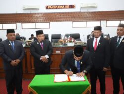 Pj Bupati Aceh Besar Tandatangani Nota Kesepakatan KUA-PPAS APBK 2025