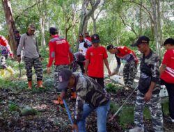 Ratusan ASN dan Masyarakat Gelar Satu Jam Memungut Sampah di Makam Panglima Polem