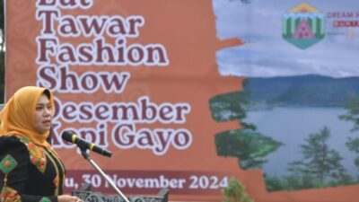 Pj Ketua Dekranasda Apresiasi Integrasi Kegiatan di Lut Tawar Fashion Show