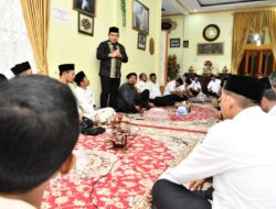 Abu Madinah Wafat, Almuniza Kamal Takziah Ke Rumah Duka