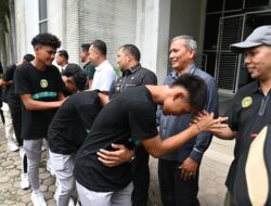 Pj Bupati Aceh Besar Lepas Tim PSAB ke Piala Soeratin U-17 di Solo Jateng