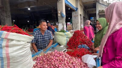 Harga Cabai di Pasar Lambaro Melonjak Akhir Tahun 2024