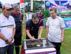 Muhammad Iswanto Resmikan Talud Lapangan Sepakbola Pesantren Tgk Chik Oemar Dian