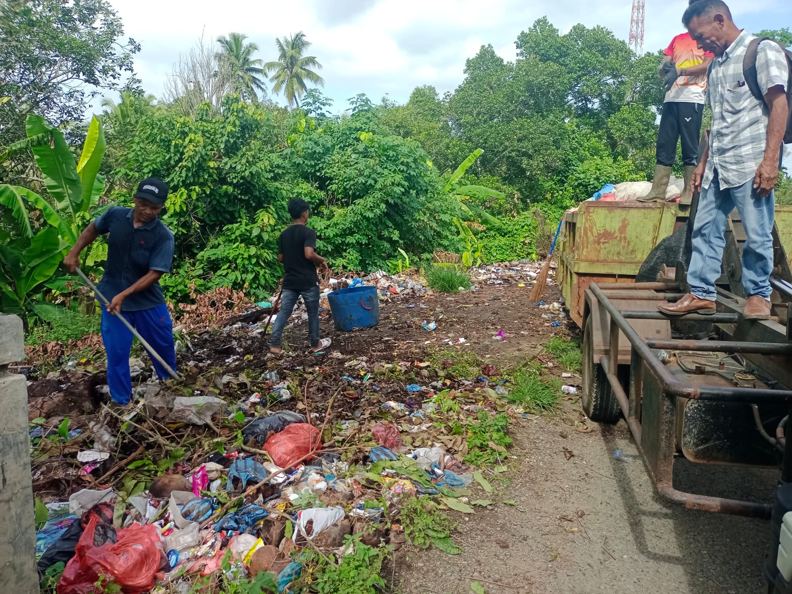 Warga Keluhkan Tumpukan Sampah di Piyeung, DLH Aceh Besar Gercep