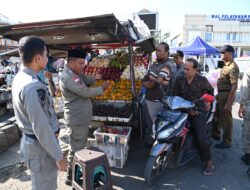 Ciptakan Suasana Nyaman, Satpol PP dan WH Aceh Besar Awasi Pedagang Takjil