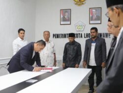 Lantik Anggota Baitul Mal, Wali Kota Lhokseumawe Ingatkan Sejumlah Pesan