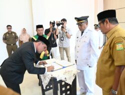 Muharram Idris Lantik 10 Camat di Aceh Besar