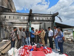 Edi Kamal Salurkan Bantuan Masa Panik bagi Korban Kebakaran di Nagan Raya