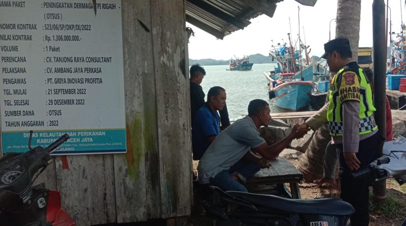 Jalin Kedekatan dengan Masyarakat, Polsek Setia Bakti Patroli Dialogis