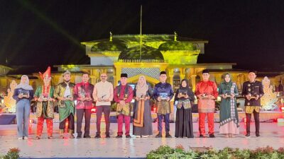 Perwakilan Aceh Besar Dapat Penghargaan Pemko Medan