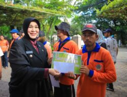 Pasukan Orange Banda Aceh Terima Zakat Miskin Konsumtif