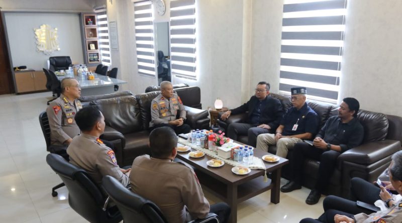 Wakapolda Aceh Sambut Kedatangan Tim Kompolnas Awards 2025