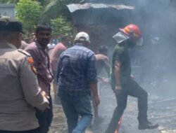 Dua Rumah Kayu di Cut Mamplam Ludes Terbakar