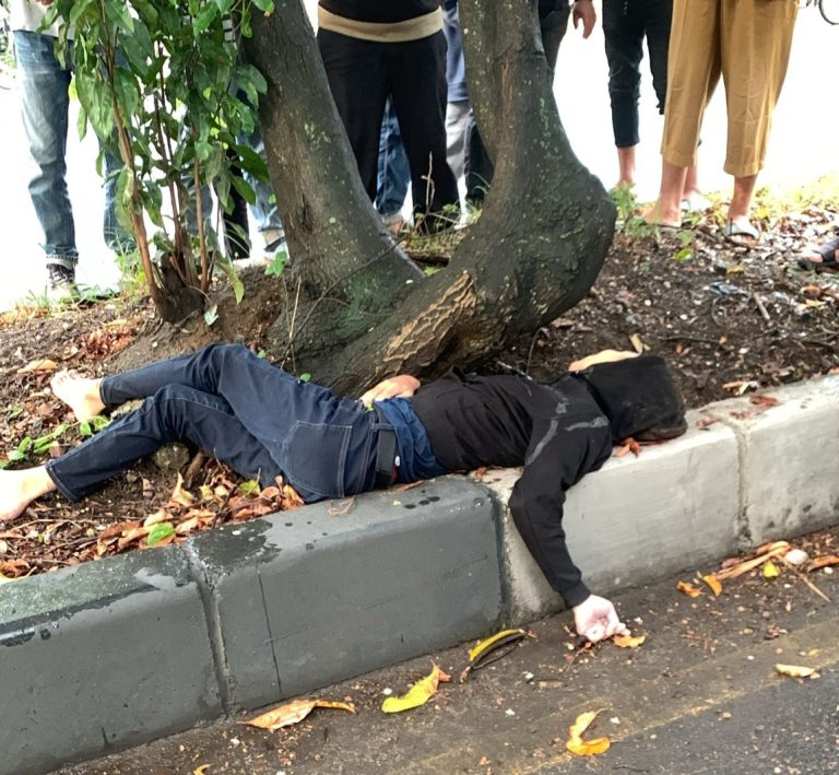 Seorang Pemuda Ditemukan Meninggal di Trotoar