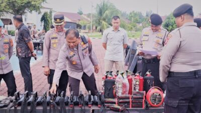 Kapolres Aceh Jaya Lakukan Pengecekan Senjata Api Anggota