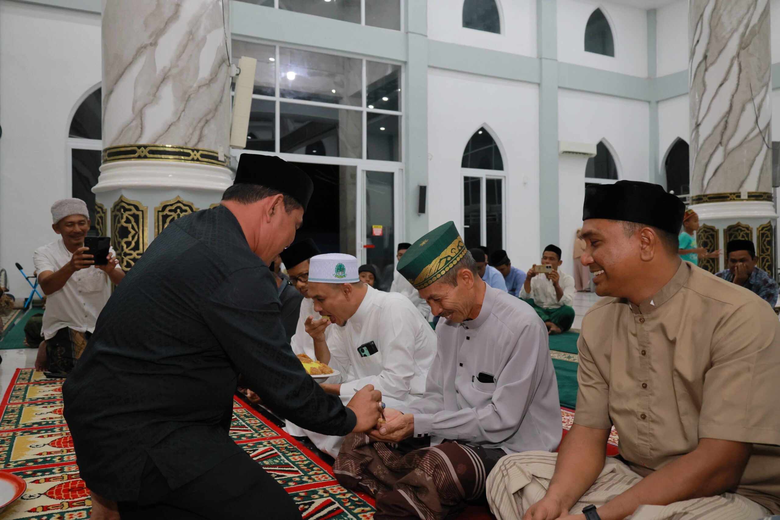 Pengurus BKM dan Imum Chiek Masjid Al Hijrah Dilantik, Syech Muharram Turut Hadir