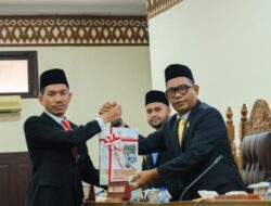 Bupati Tarmizi Serahkan Raqan Pertanggungjawaban APBK 2024