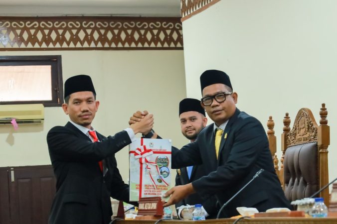 Bupati Tarmizi Serahkan Raqan Pertanggungjawaban APBK 2024