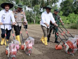 Wabup Syukri Bersama Kapolresta Banda Aceh ikut Tanam Jagung Serentak Kuartal III
