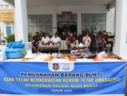 Kejari Aceh Barat Musnahkan 50 Barang Bukti Perkara Pidana