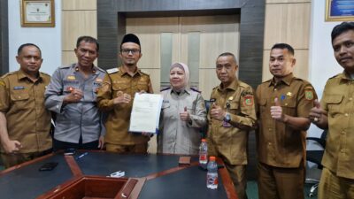 HRB Terima Sertipikat Tanah SR dari Kakan BPN Subulussalam