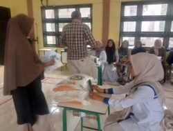 Masyarakat Lhoong Terima Bantuan Beras Cadangan Pemerintah