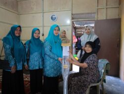 Disabilitas Fisik Kemukiman Lamlhom Terima Bantuan Tongkat