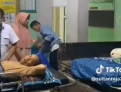 Viral di Medsos, Pasien Dibawa dengan Pikap Karena Ambulans Tak Ada di Tempat