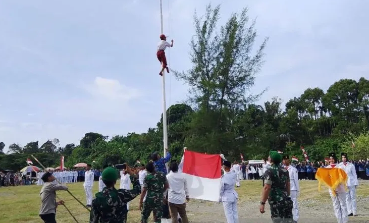 Bupati Puji Aksi Murid yang Panjat Tiang Bendera di Nagan Raya