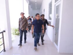 Pastikan Pelayanan Kesehatan di Pulau Terluar, Syech Muharram Tinjau Puskesmas