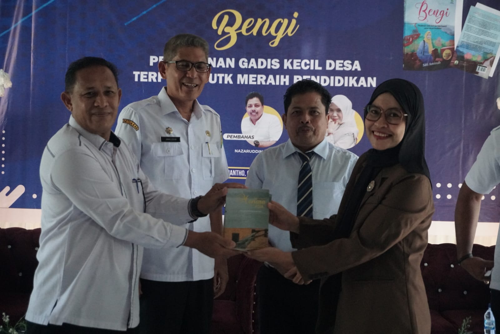 Disperpusip Aceh Besar Bedah Buku “Bengi” Koleksi Perpustakaan Daerah