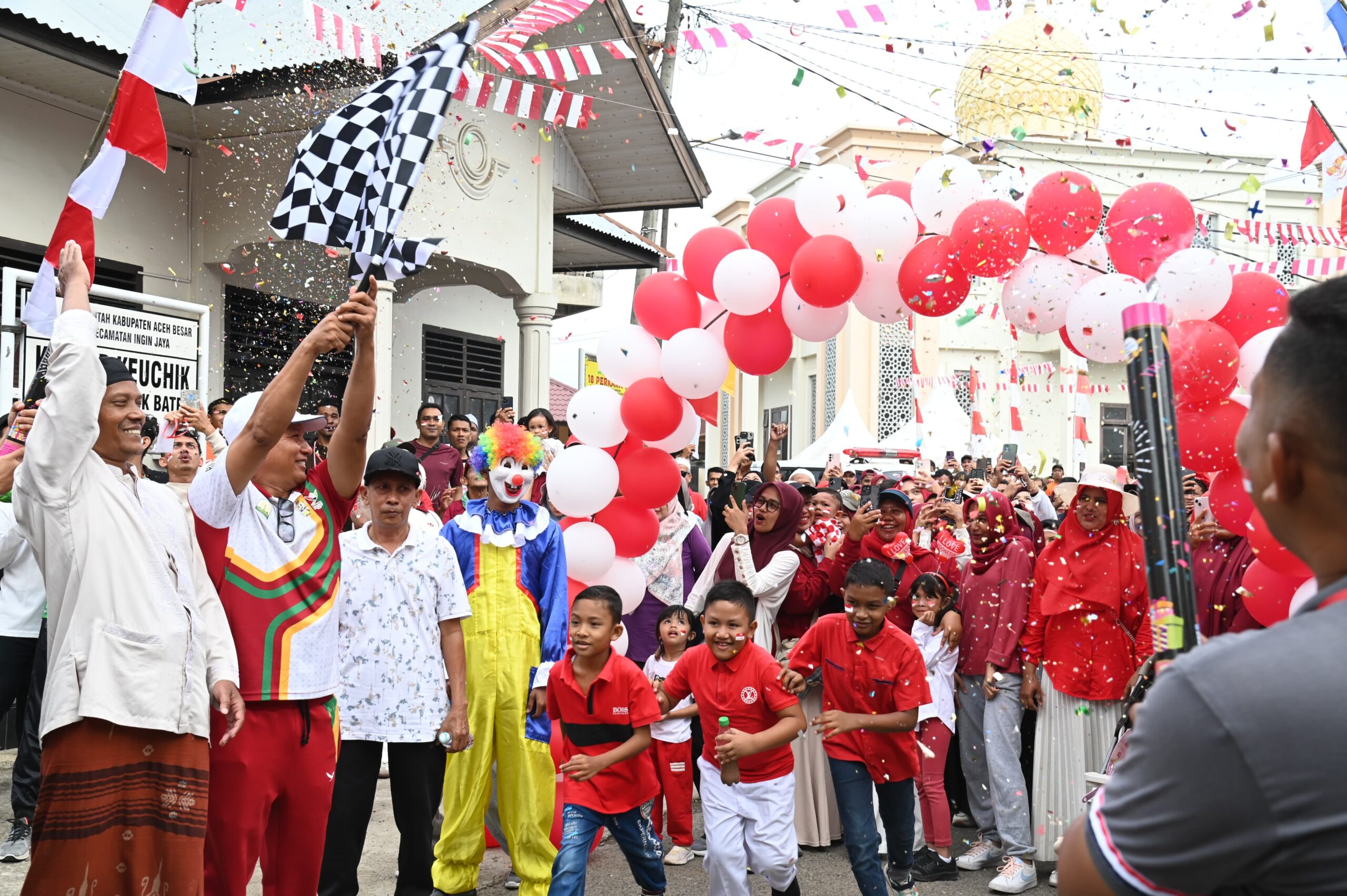 Gampong Lubok Batee Gelar Jalan Santai Penuh Hadiah