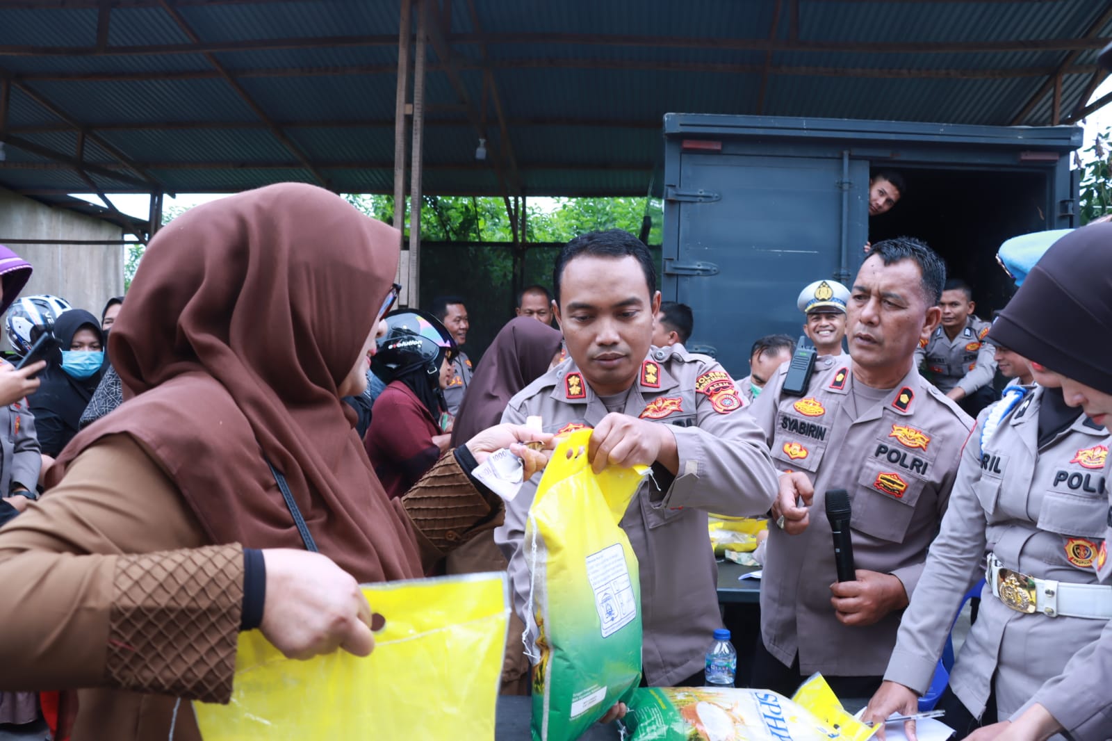 4 Ton Beras Ludes dalam 3 Jam, Gerakan Pangan Murah Polres Bener Meriah Diserbu Warga