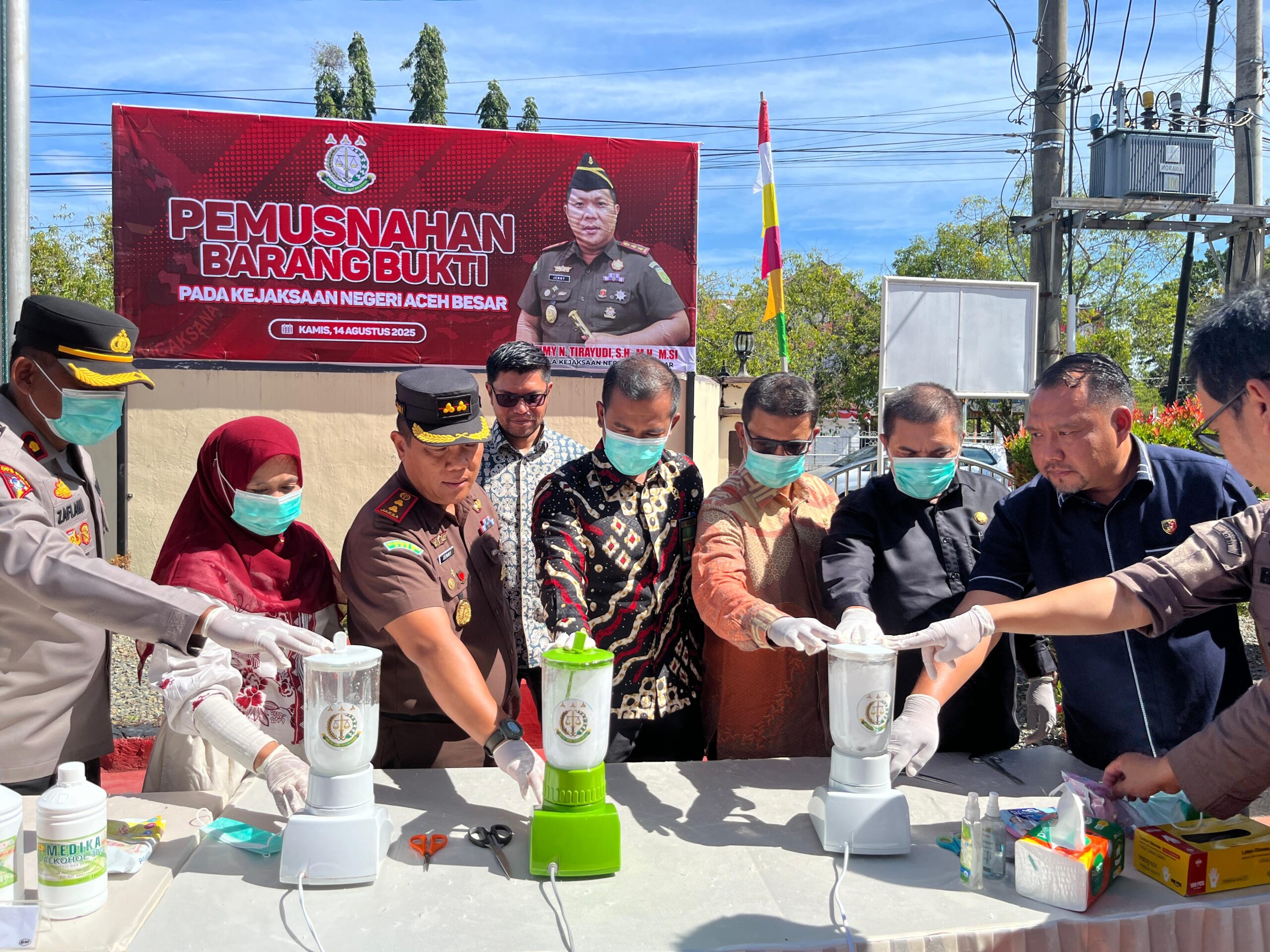 Kejari Aceh Besar Musnahkan Barang Bukti Terkait 75 Perkara