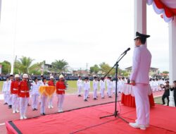 HUT ke-80 RI, Pemkab Aceh Barat Serahkan Bantuan Sosial di Momen Upacara