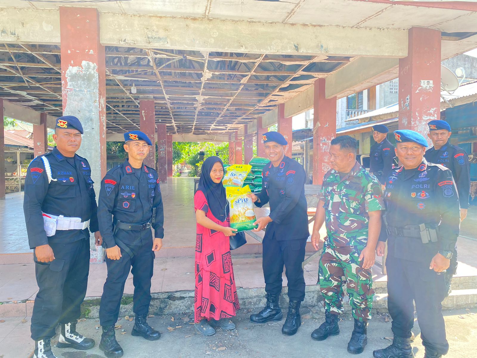 Brimob Polda Aceh Gelar Pasar Beras Murah, 3 Ton Ludes dalam Dua Jam