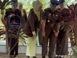 Kenang Jasa pejuang, Kejari Subulussalam Ziarah Makam Pahlawan