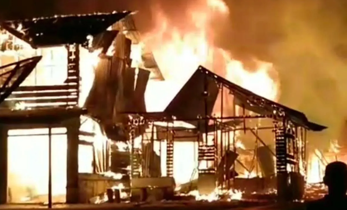 Dua Rumah Terbakar, 17 Jiwa Kehilangan Tempat Tinggal