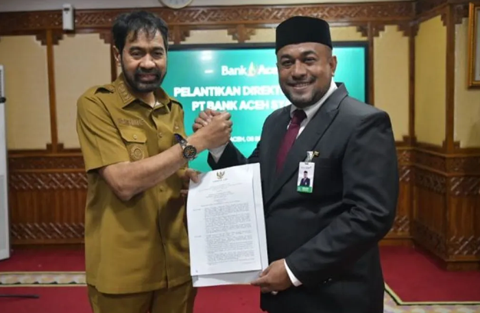 Lantik Dirut Bank Aceh