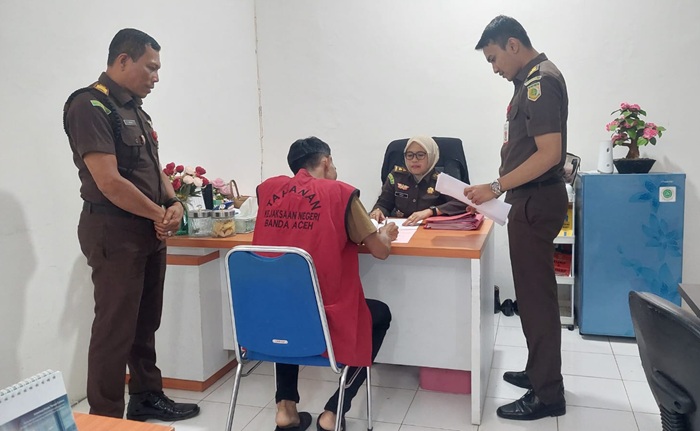 Jaksa Jebloskan Terpidana KDRT ke Rutan Kajhu