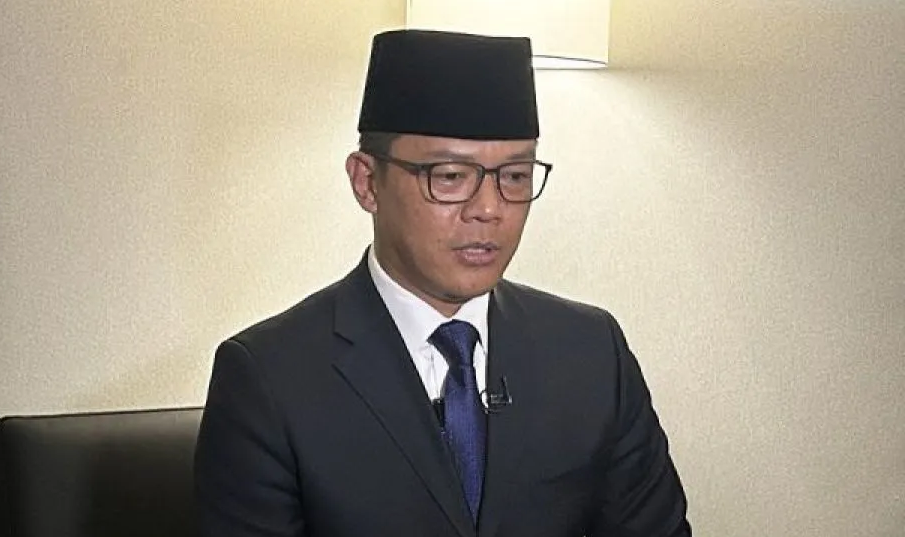 Menlu Sugiono