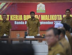 Mualem Pimpin Rapat Kerja Bupati dan Wali Kota se-Aceh 2025