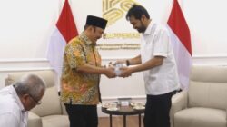 Mualem Serahkan Proposal Terowongan Geurutee ke Bappenas