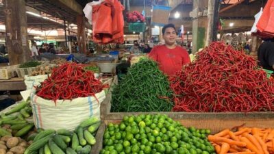 Pedagang Pasar Lambaro