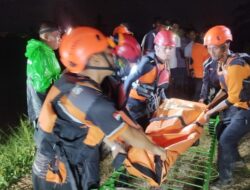 Tim Rescuer Temukan Jasad Ayah dan Anak Korban Tenggelam di Sungai Tamiang