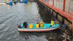DLHK Bersihkan Teluk Sabang dari Sampah Plastik